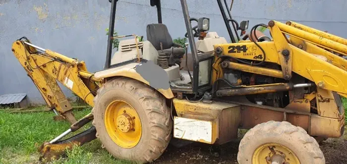 Retro scavadeira jcb 4x2 ano 1996.   