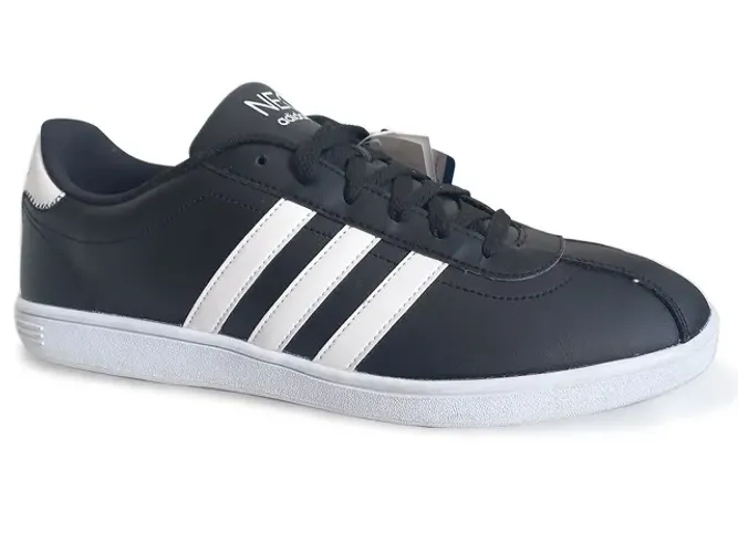 Tênis adidas NEO  Numeração 44  Produto de mostruário.