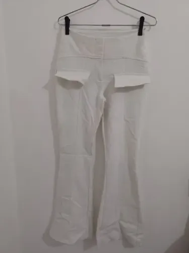 Calça feminina estilosa da marca bo.bô