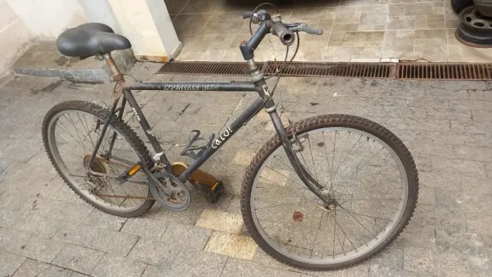 Bicicleta Mountain Bike Caloi XCLTD Aro 26 Antiga No Estado Necessita Revisão
