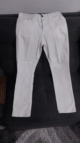 Calça branca com stretch