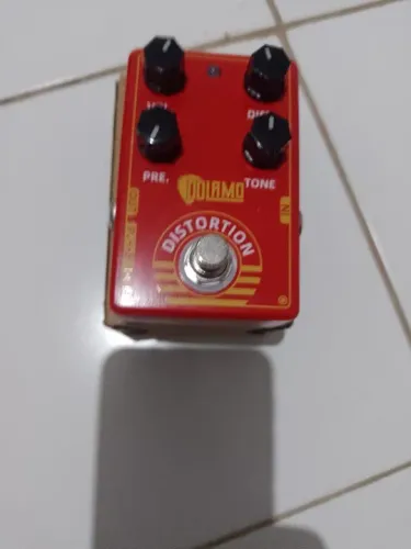 Pedal dolamo distortion para guitarra