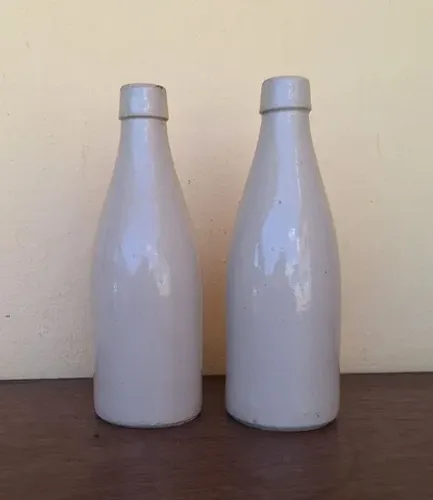 DUAS GARRAFAS ANTIGAS DE CERVEJA DE GENGIBRE H. KENNEDY GLASGOW POTTERIES GRÉS.