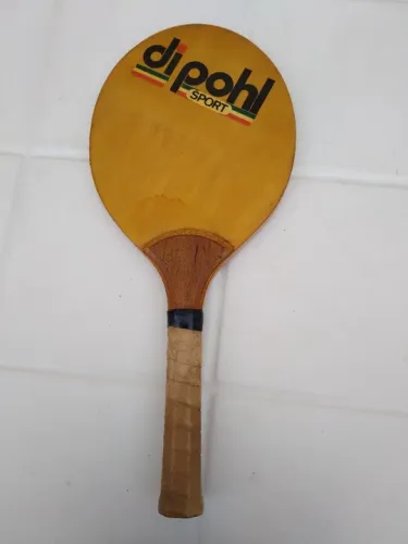 Raquete De Beach Tênis Antiga De Madeira Di Pohl Sport