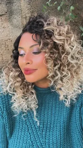 Peruca cacheada - alta qualidade - uso diário 