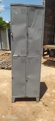 Roupeiro de 4 portas usado 8788