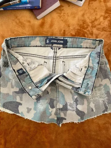Mini Saia  John John 36 camuflado sem uso 