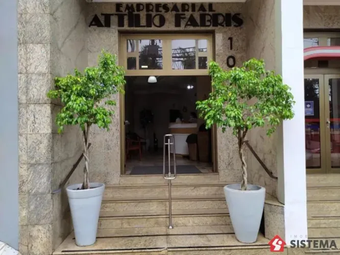 Sala comercial no condomínio Centro Empresarial Comercial Atílio Fabris em Presidente Prud
