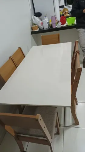 Mesa nova com 6 cadeiras tampo MDF 