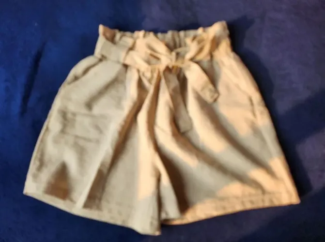 Shorts bermuda de linho social bege feminino