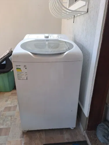 Máquina de lavar com pequeno defeito ( mangueira furada )