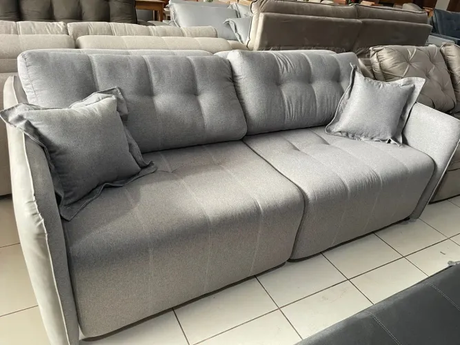 Sofa cama 2.50 em linho com corvin braços finos.luxo