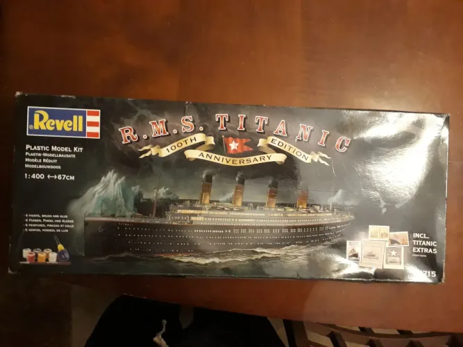 Kit Revell Titanic escala 1/400. LEIA O ANÚNCIO.
