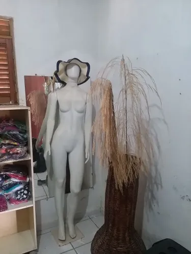 1 Maniquim pra vender rapido