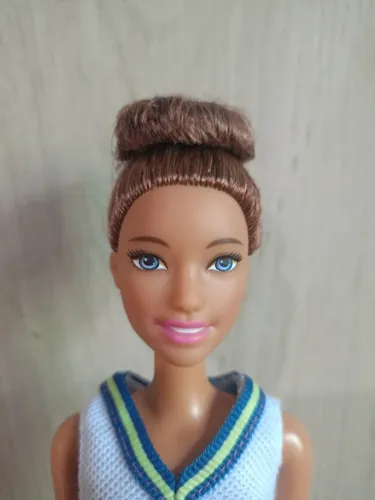 Boneca Barbie cabeça mtm, corpo fashionista 