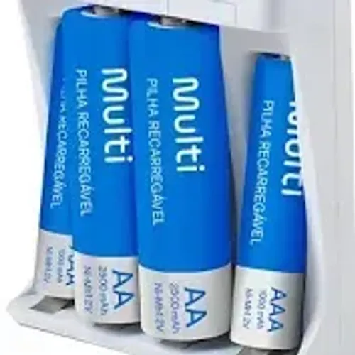 MULTI CARREGADOR KIT COM QUATRO PILHAS 2 AA E 2 AAA