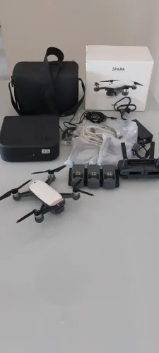 Drone -> DJI Spark Fly More Combo - Praticamente novo! Apenas 3 usos - Completo!