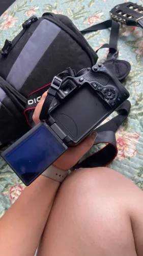 CAMERA CANON EOS REBEL T3i + LENTE + ACESSÓRIOS - Câmera possui menos de 500 clicks