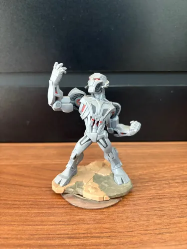 4 Personagens Disney Infinity - Ultron, Thor, Viúva Negra e Anakin Skywalker