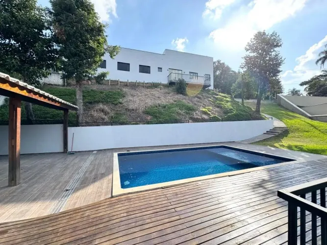 Chácara para Venda em Atibaia, Portão, 3 dormitórios, 1 suíte, 2 banheiros, 4 vagas