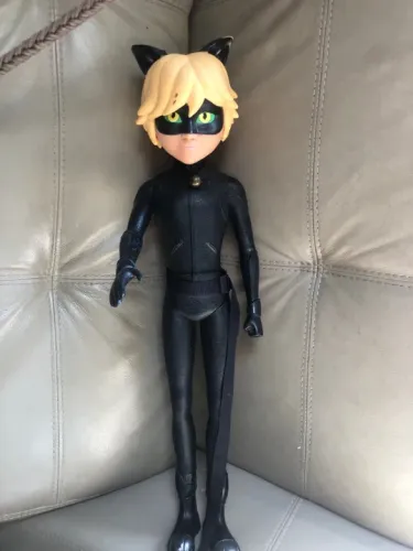 Boneco Cat Noir- Miraculous