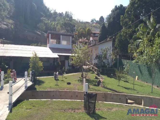 Chacara em Jacareí, no bairro Chácaras Reunidas Igarapés, à venda.