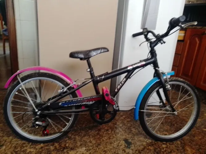 Bicicleta Caloi Monster High c/ marchas