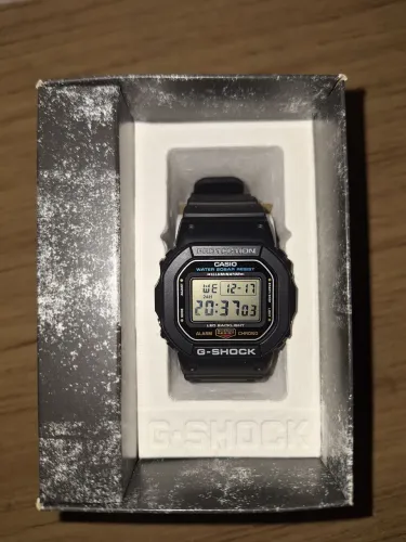 Relógio G-SHOCK DW 5600 - usado