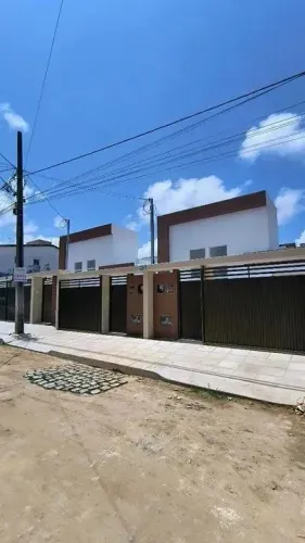 Excelente casa no Valentina - 90 m2 - 2/4 - Já avaliada - Taxas pagas pela Construtora.