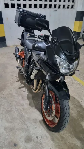 Vendo essa incrível moto, linda, impecável. Só pegar e rodar.