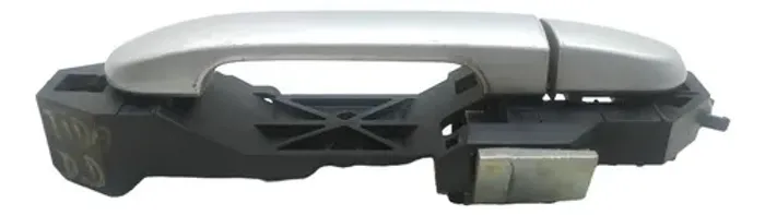 Maçaneta Externa Dianteira Direita Nissan Tiida 2010