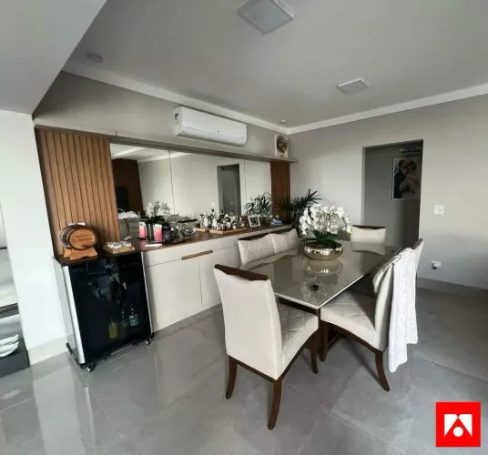 Casa à venda no Bairro Santa Luzia em Santa Bárbara d'Oeste com 2 quartos (2 suítes) e 3 v