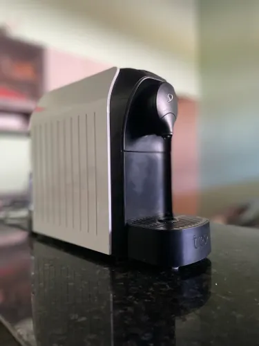 cafeteira tres corações PASSIONE 220v impecável