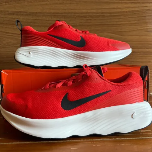 Tênis Nike promina