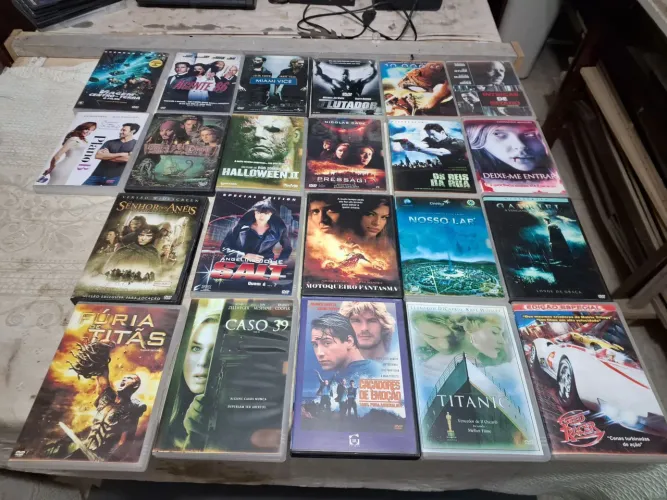 Coleção de DVDs - Filmes Diversos. Decorativo.22 unidades 