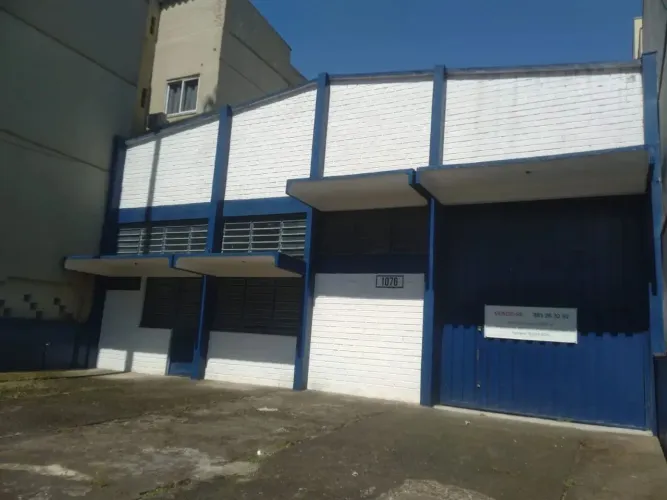 Pavilhão , Sala de Reunião, 3 Banheiros
