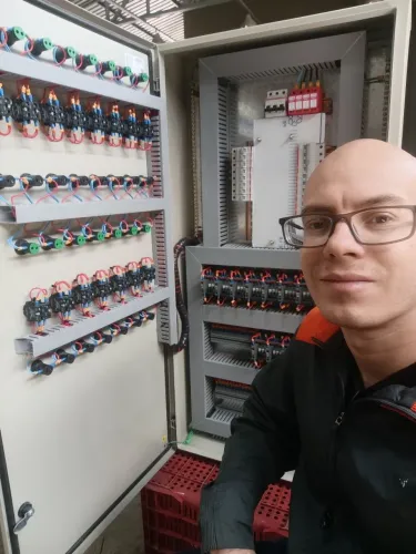 DT SOLUÇÕES ELÉTRICAS | Instalações, Manutenção e Quadros Elétricos.