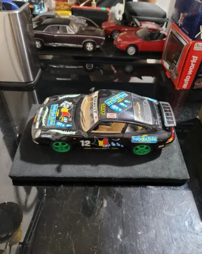 Miniatura 1:18 Porshe Gucci burago base original em camurça burago