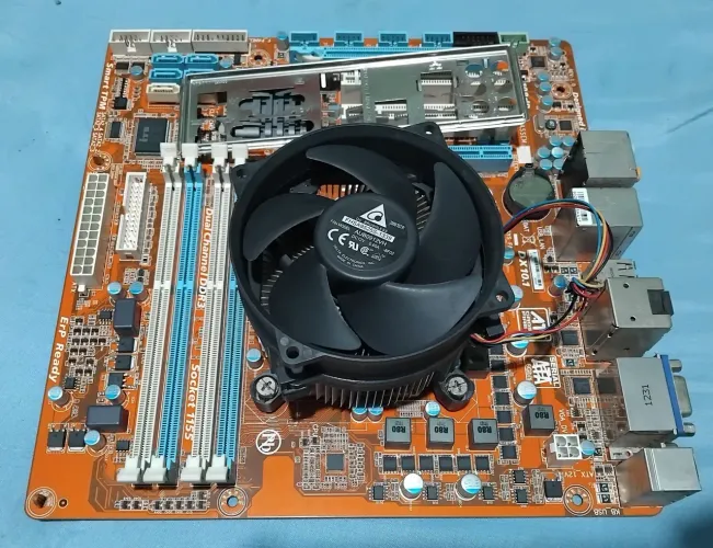 PLACA MAE GIGABYTE 1155 PROCESSADOR I5 2400