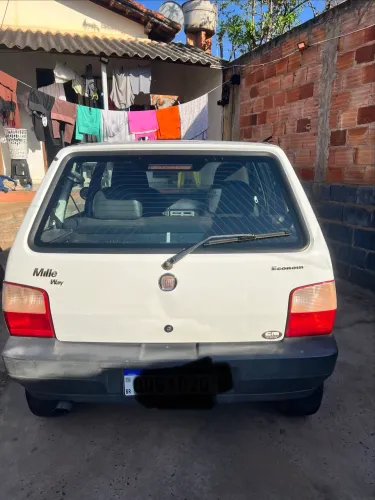 Fiat Uno Mille Celeb. WAY Econ. 1.0 F.flex 4P 2013