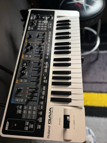 Roland Gaia SH-01