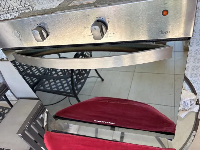 Vendo forno elétrico bem conservado pelo valor de R$ 350