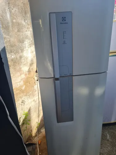 Vdo geladeira eletrolux df41 painel digital turbo no freezer frost free com 03 meses