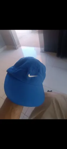Boné Nike meia lua
