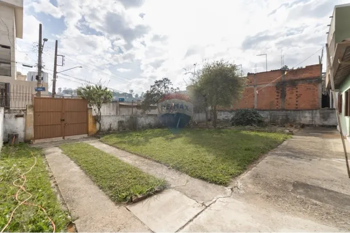 Terreno à Venda em Perus! 400m², Plano, 2 Frentes e Excelente Potencial Construtivo
