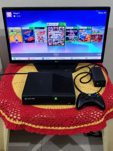 Xbox 360 Semi Novo Desbloqueado ja com jogos !!