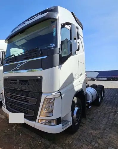 Volvo FH 460 - GLOBETROTTER - 6x2 - Automático - 2017