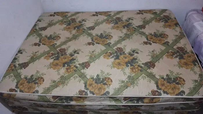 Vendo uma cama em bom estado