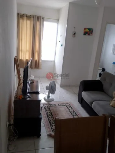 Apartamento em Itanhaém, 2 dormitórios, 1 banheiro, área de serviço, 1 vaga.