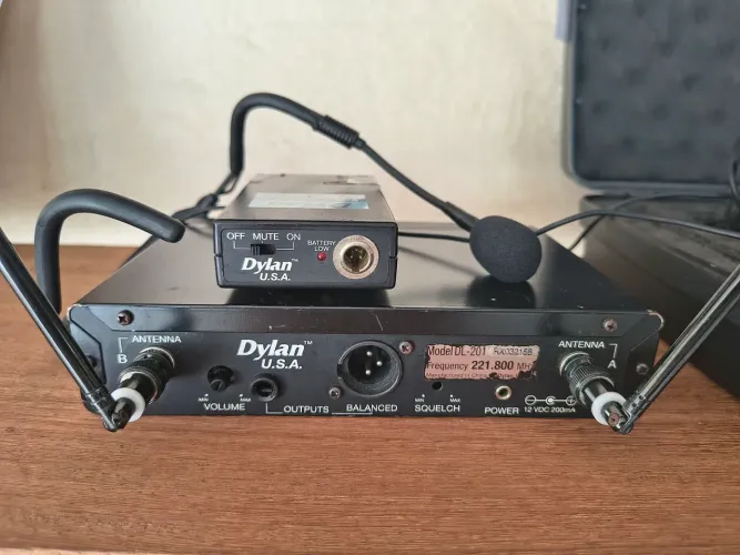 Microfone auricular sem fio